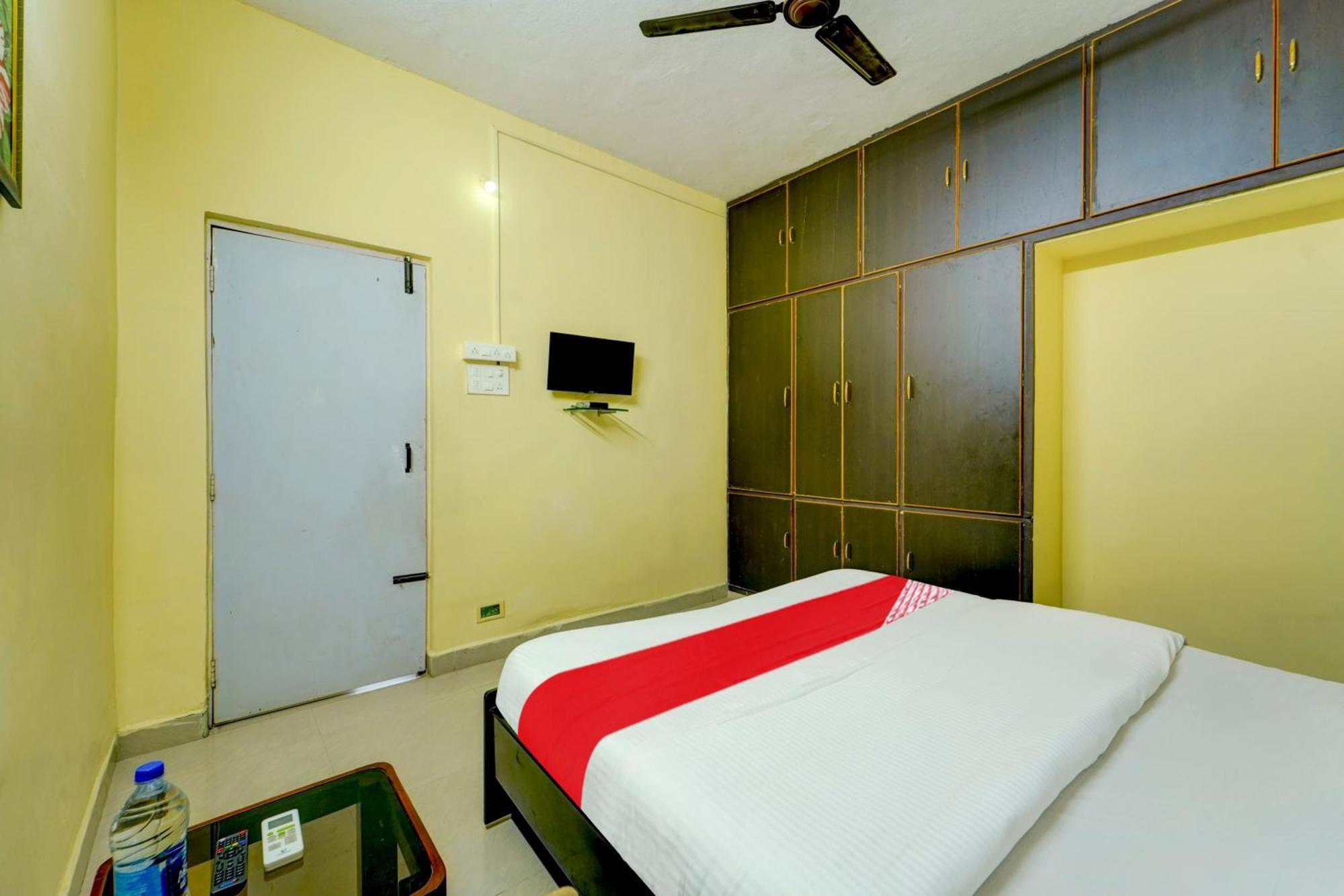 Hotel O Sree Nivas Homestay Tirupati Buitenkant foto