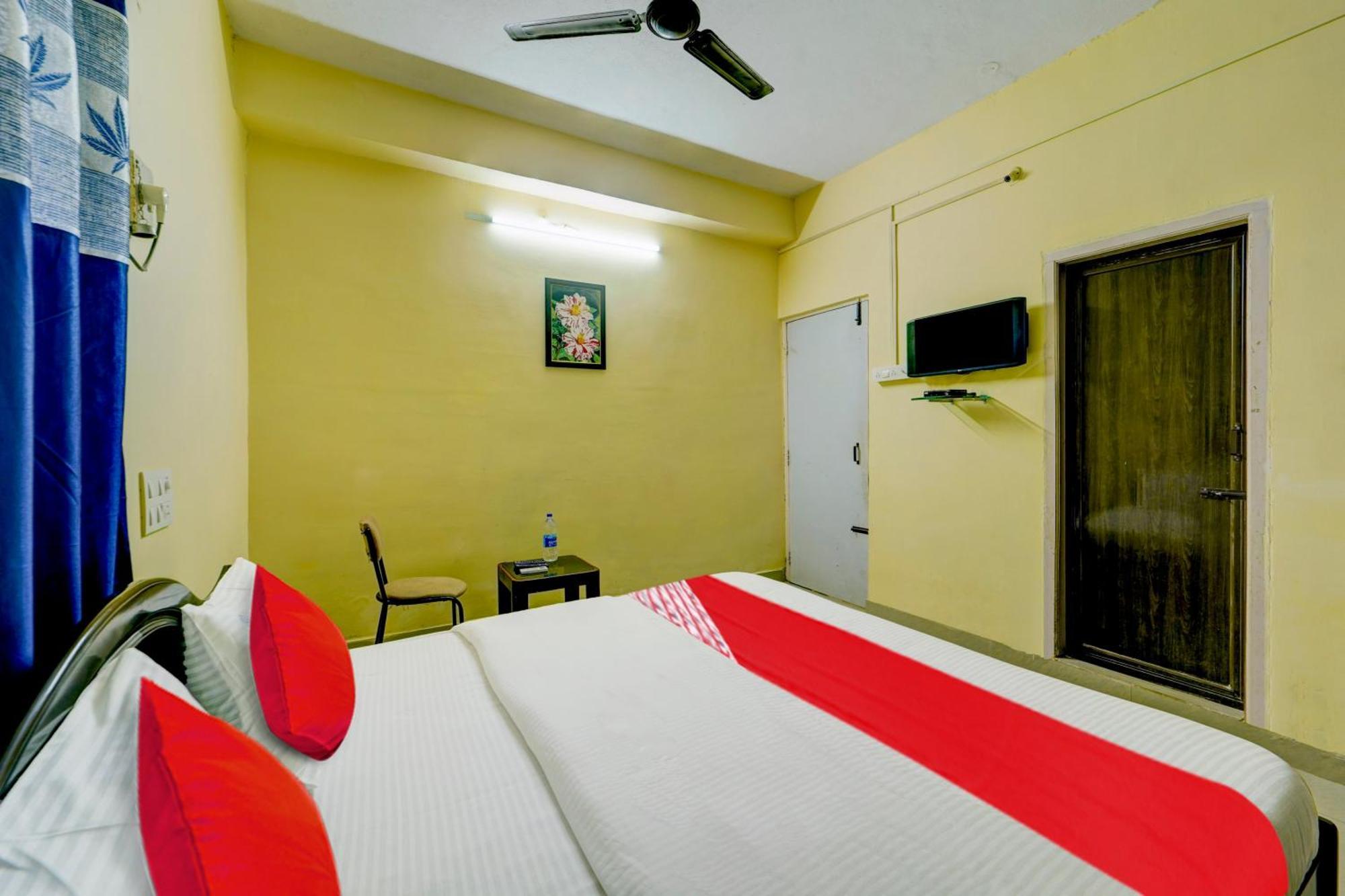 Hotel O Sree Nivas Homestay Tirupati Buitenkant foto